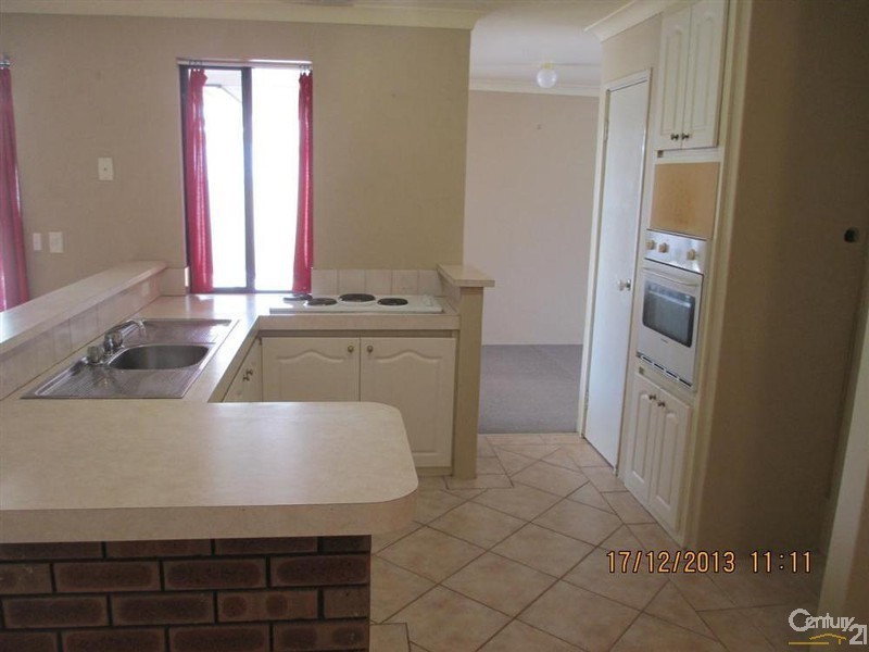 27 Hartland Way, Warnbro WA 6169