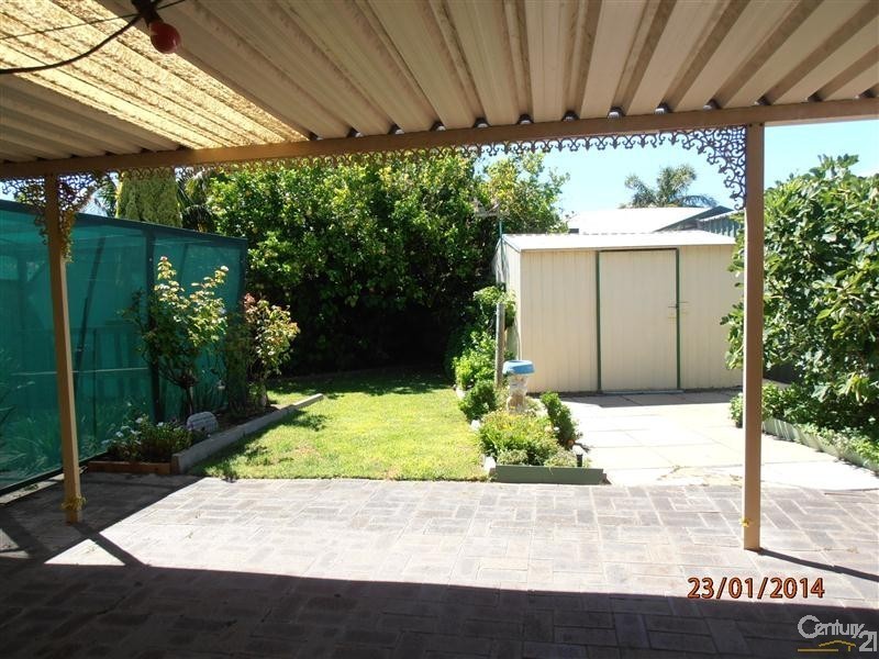 9 Diamantina Way, Rockingham WA 6168