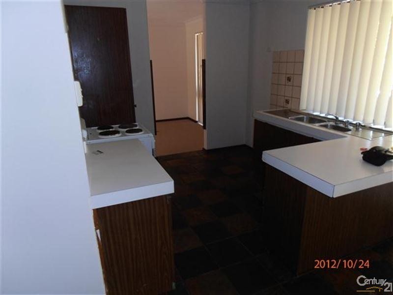 127 Malibu Road, Safety Bay WA 6169