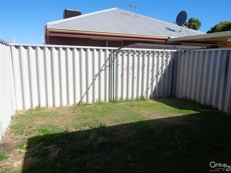 6/44 Gnangara Drive, Waikiki WA 6169