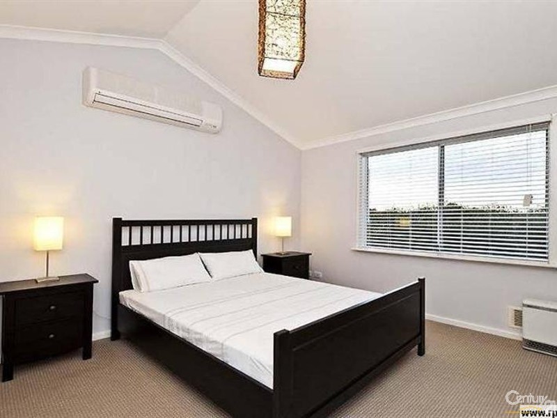 1/52 Kent Street, Rockingham WA 6168