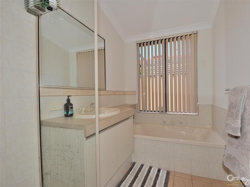 44 Grand Ocean Boulevard, Port Kennedy WA 6172