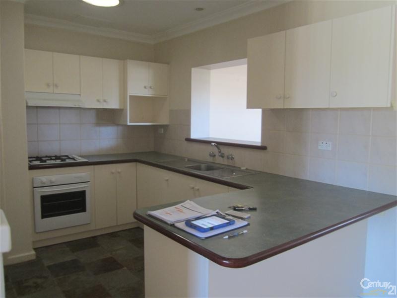 30 Wavelea Street, Safety Bay WA 6169