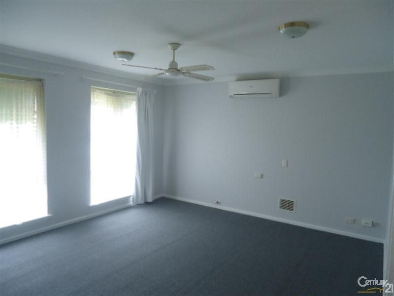 19 Varley Crescent, Cooloongup WA 6168