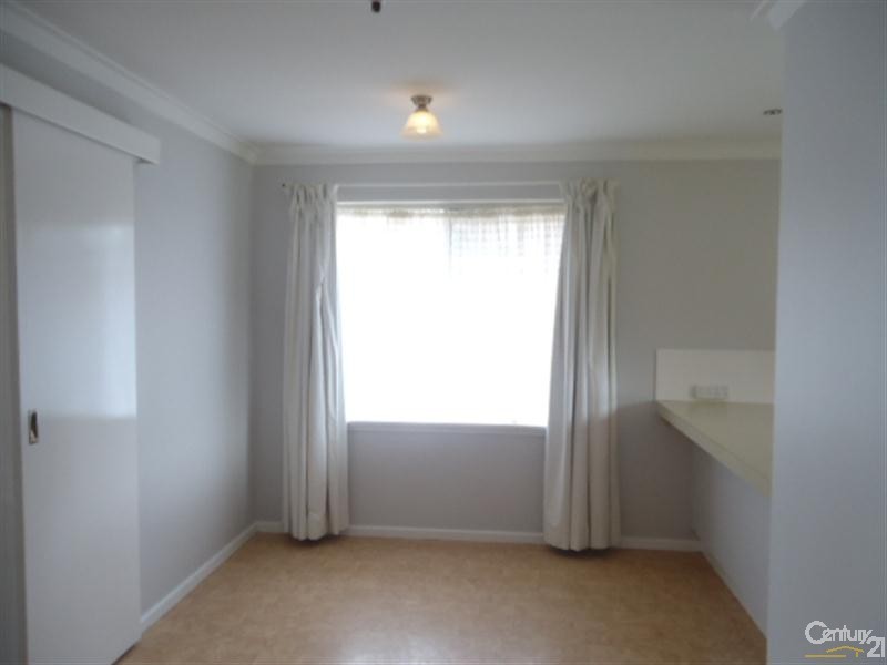 19 Varley Crescent, Cooloongup WA 6168