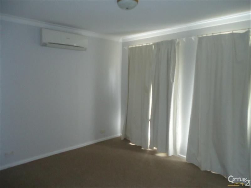 19 Varley Crescent, Cooloongup WA 6168