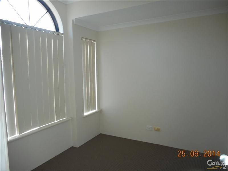 13 Galway Gardens, Port Kennedy WA 6172