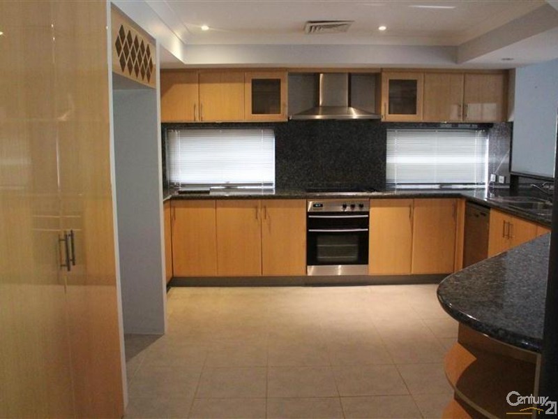 2 Kirkwall Close, Warnbro WA 6169