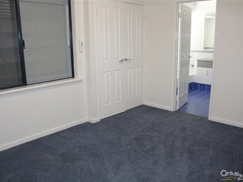 2 Kirkwall Close, Warnbro WA 6169
