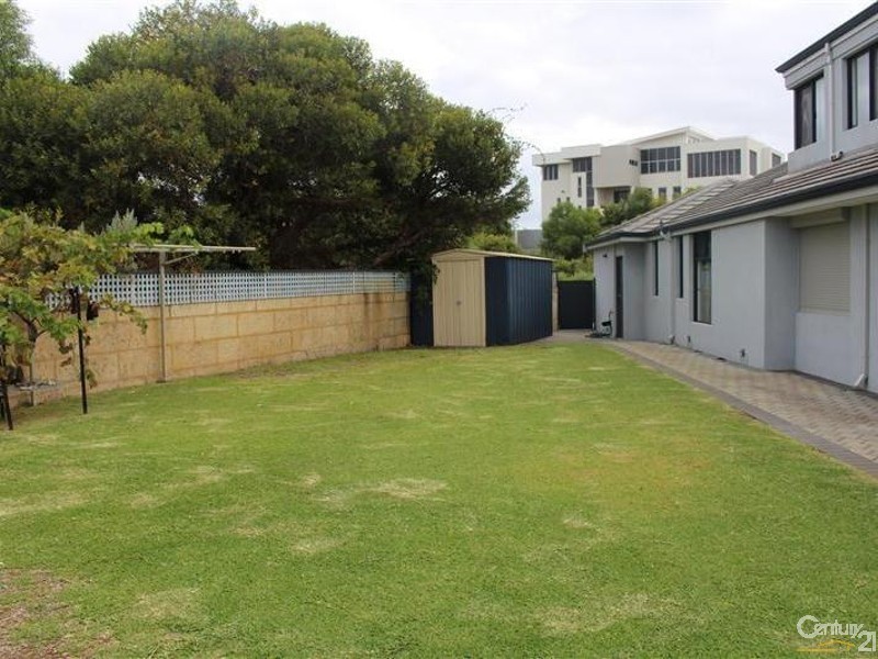 2 Kirkwall Close, Warnbro WA 6169