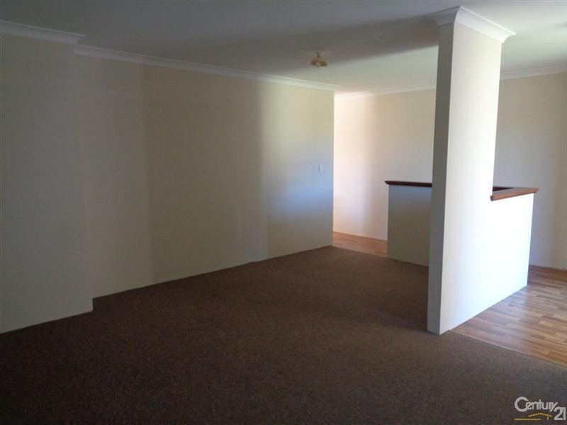 77 Parklands Drive, Warnbro WA 6169