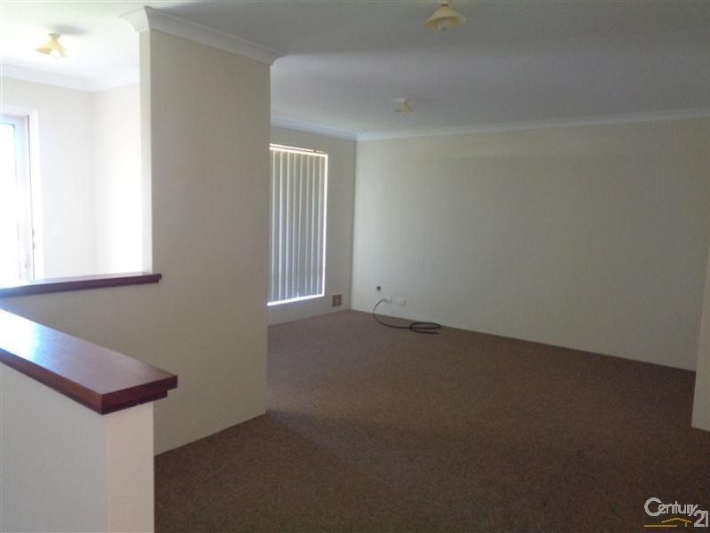 77 Parklands Drive, Warnbro WA 6169