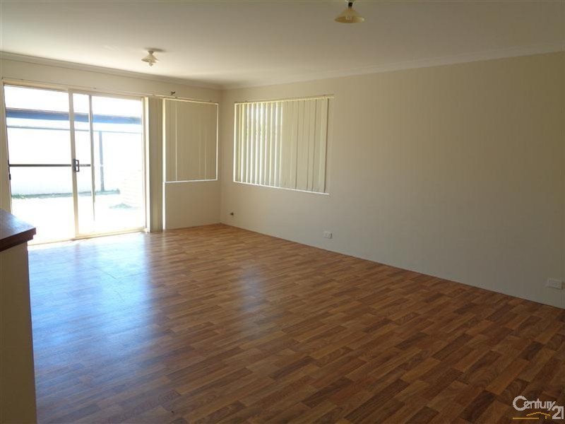 77 Parklands Drive, Warnbro WA 6169
