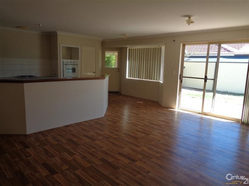 77 Parklands Drive, Warnbro WA 6169