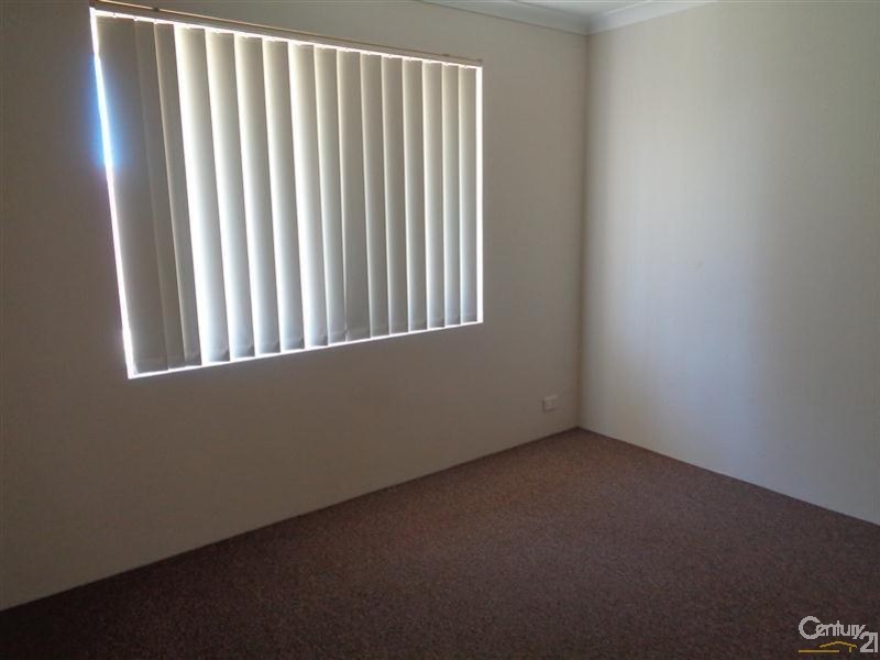 77 Parklands Drive, Warnbro WA 6169