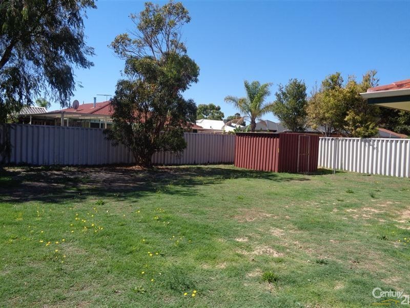 77 Parklands Drive, Warnbro WA 6169