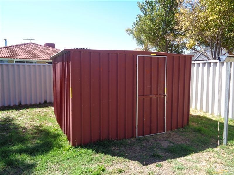 77 Parklands Drive, Warnbro WA 6169