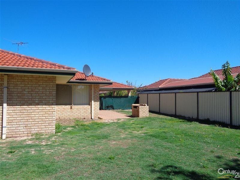 77 Parklands Drive, Warnbro WA 6169