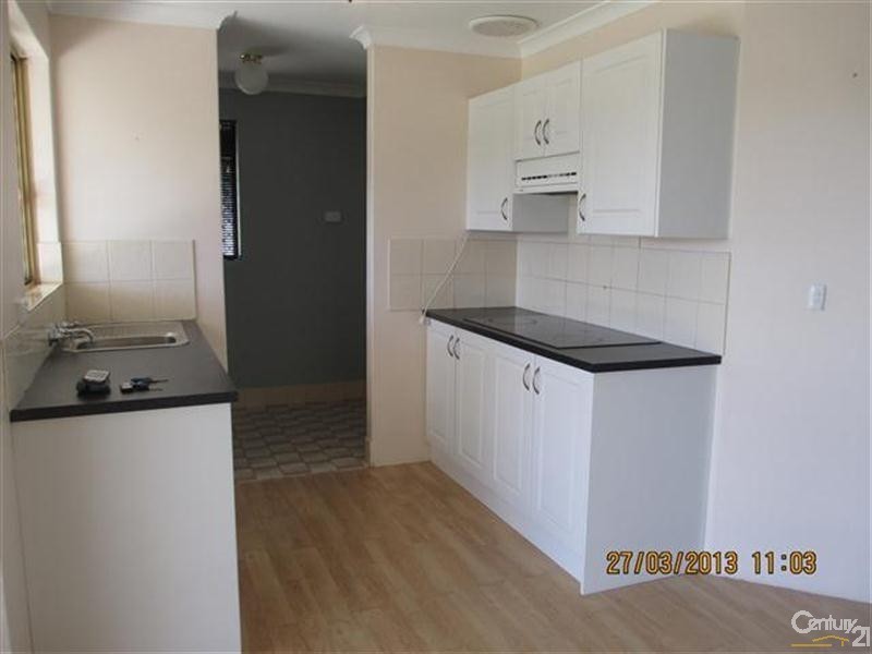 7 Moore Court, Cooloongup WA 6168