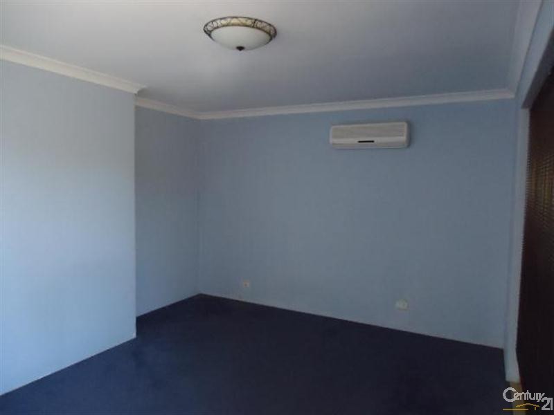 7 Moore Court, Cooloongup WA 6168