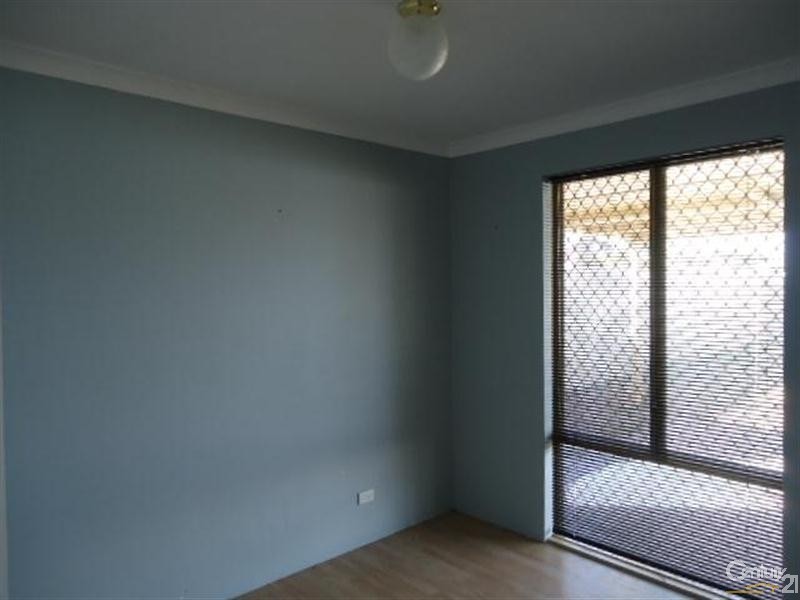 7 Moore Court, Cooloongup WA 6168