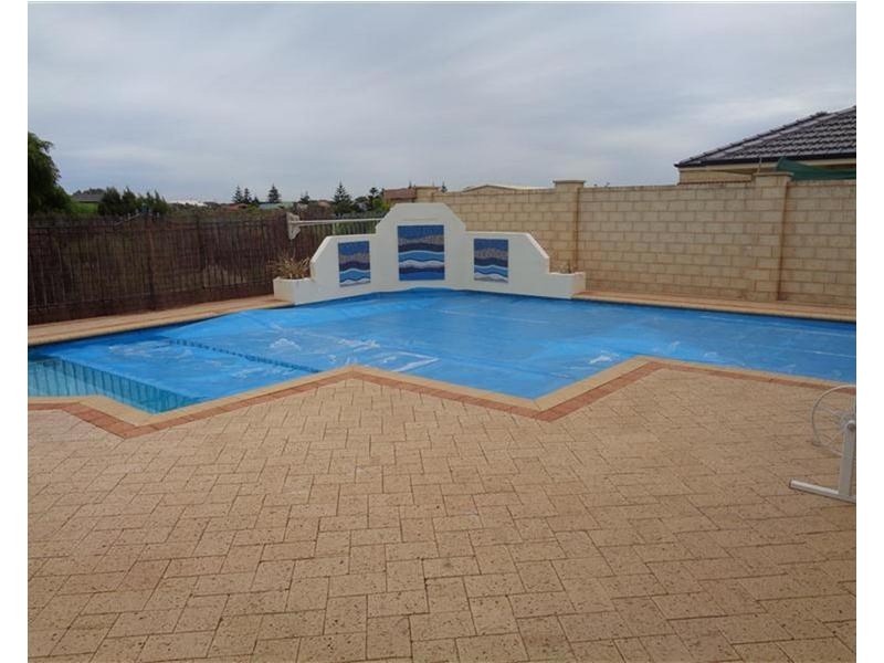 10 Sao Jorge Green, Secret Harbour WA 6173