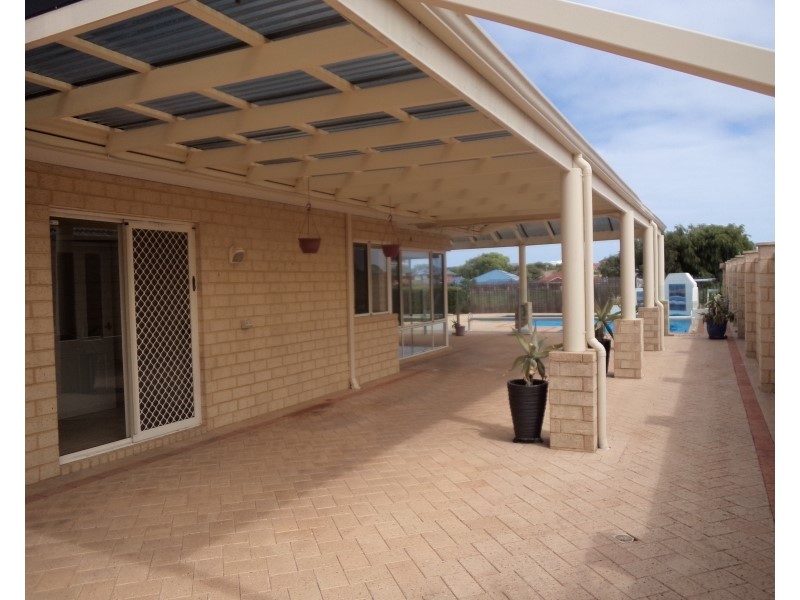 10 Sao Jorge Green, Secret Harbour WA 6173