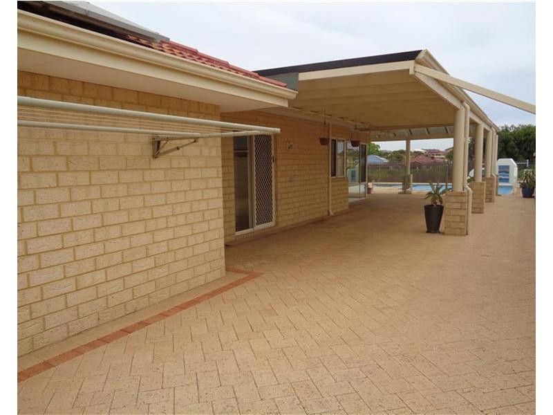 10 Sao Jorge Green, Secret Harbour WA 6173