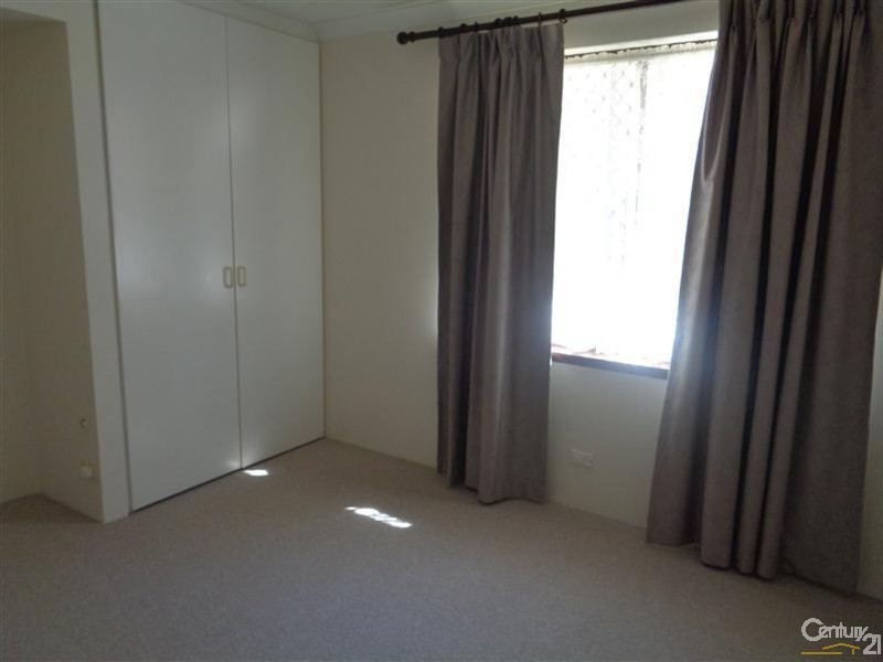 521 Safety Bay Road, Waikiki WA 6169