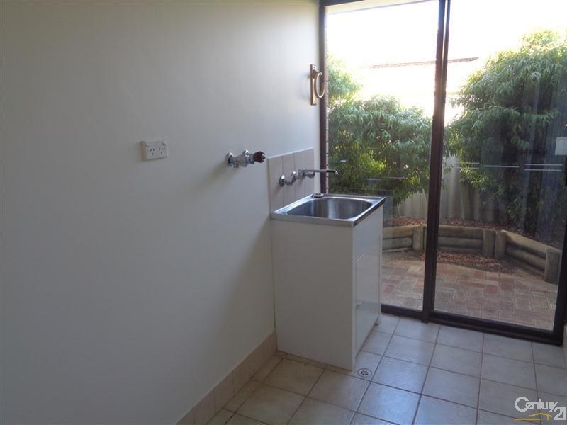 521 Safety Bay Road, Waikiki WA 6169