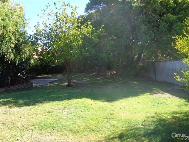 521 Safety Bay Road, Waikiki WA 6169