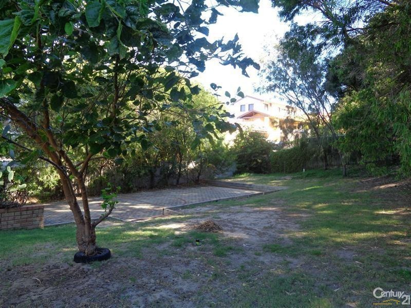 521 Safety Bay Road, Waikiki WA 6169