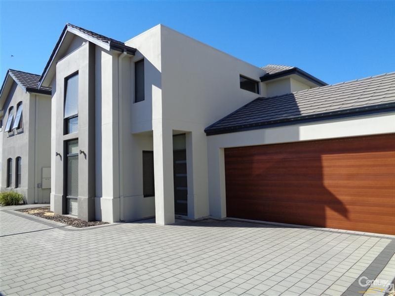 2/93 Kent Street, Rockingham WA 6168