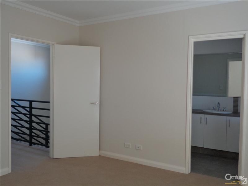 2/93 Kent Street, Rockingham WA 6168