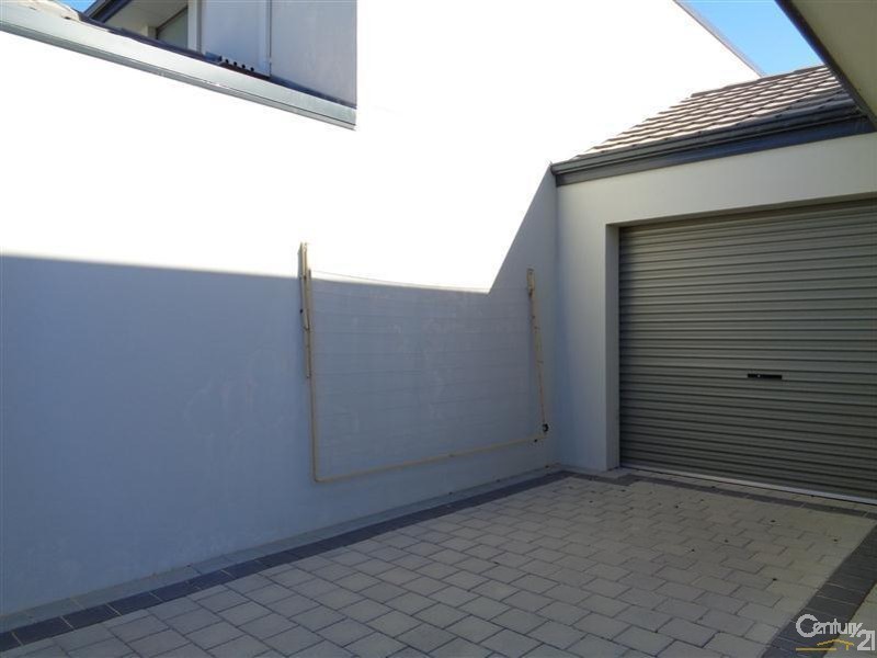 2/93 Kent Street, Rockingham WA 6168