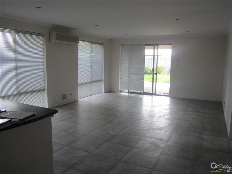 13 Grado Lane, Port Kennedy WA 6172