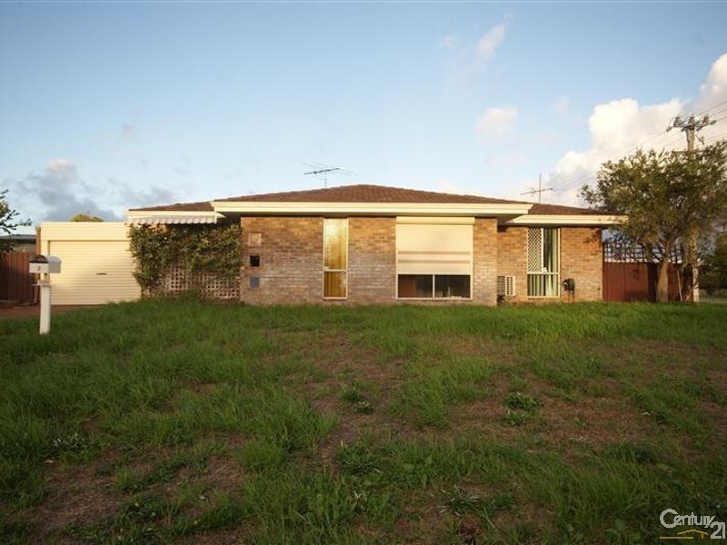 2 Cambridge Crescent, Cooloongup WA 6168