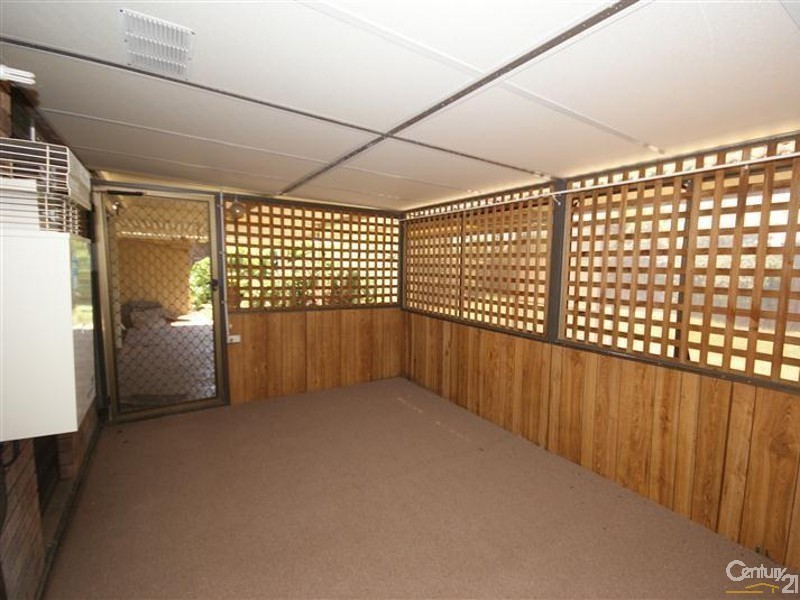 2 Cambridge Crescent, Cooloongup WA 6168