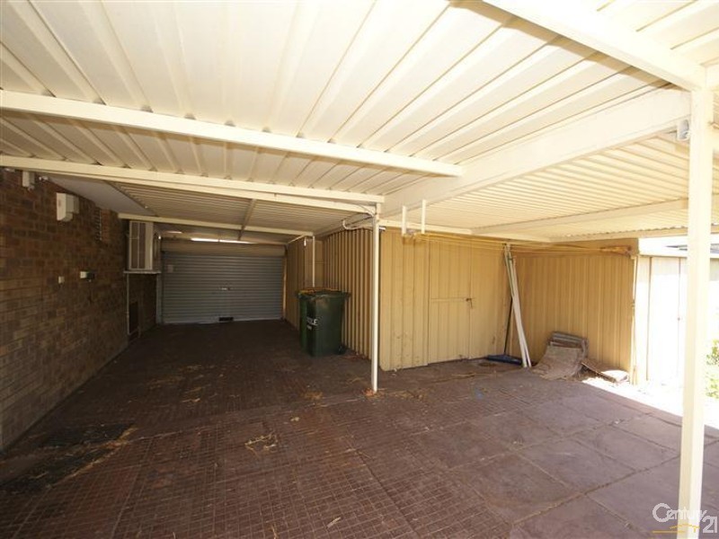 2 Cambridge Crescent, Cooloongup WA 6168