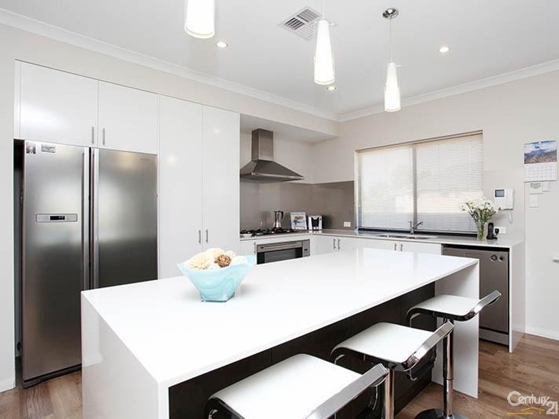 86 Waterfront Parkway, Shoalwater WA 6169