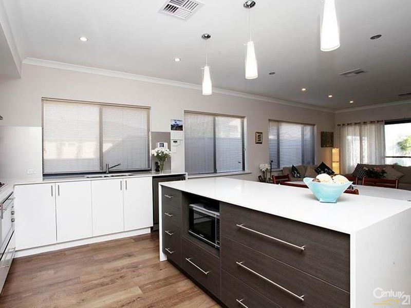 86 Waterfront Parkway, Shoalwater WA 6169