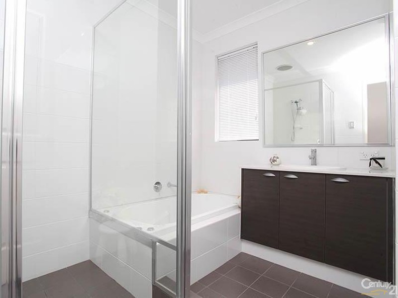 86 Waterfront Parkway, Shoalwater WA 6169