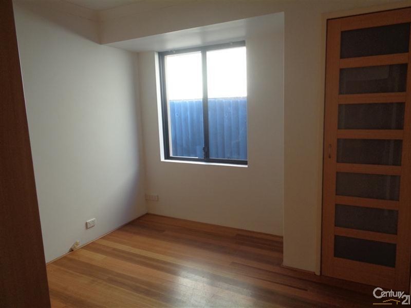 5 Regehr Street, Warnbro WA 6169