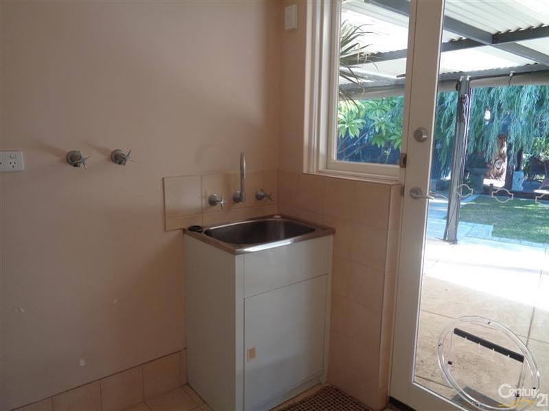 5 Regehr Street, Warnbro WA 6169