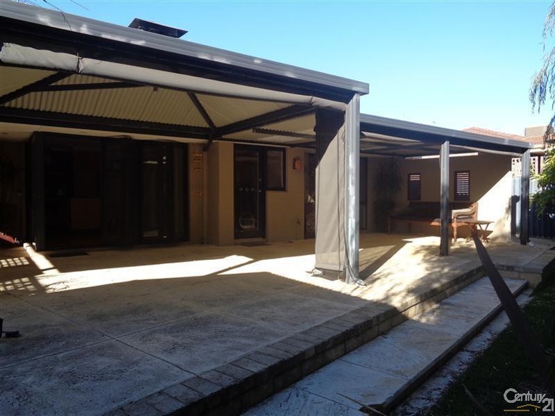 5 Regehr Street, Warnbro WA 6169