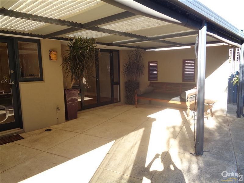 5 Regehr Street, Warnbro WA 6169