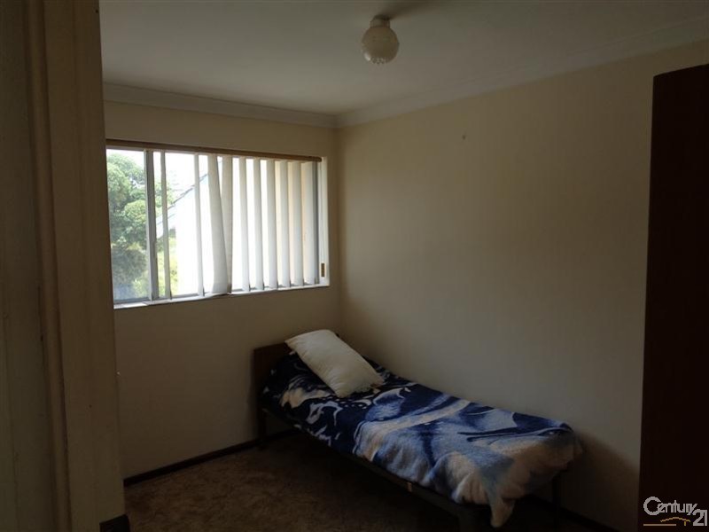 2/4 Gloucester Avenue, Shoalwater WA 6169
