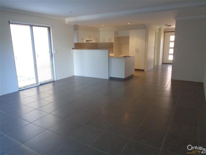 18/20 Lake Street, Rockingham WA 6168