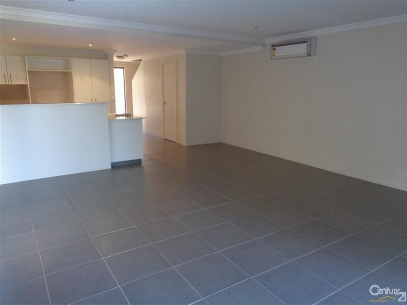 18/20 Lake Street, Rockingham WA 6168