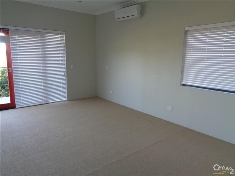 18/20 Lake Street, Rockingham WA 6168